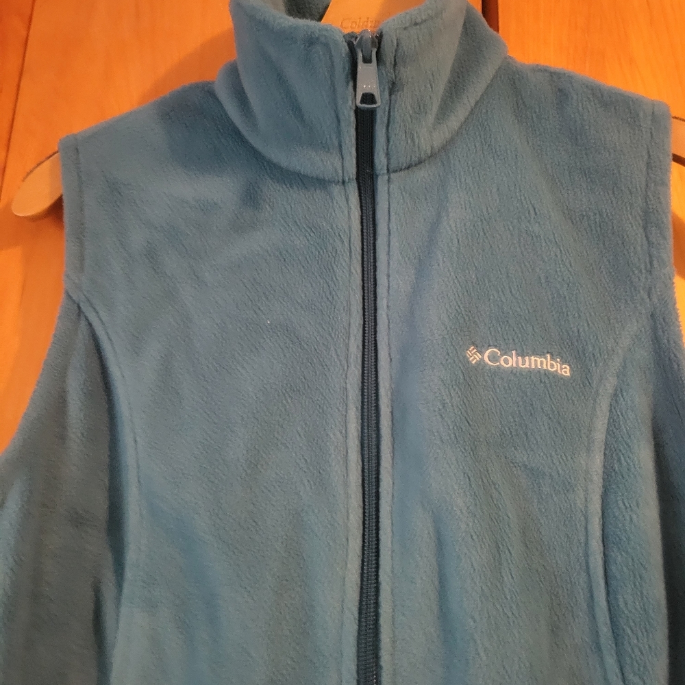 Columbia fleece vest